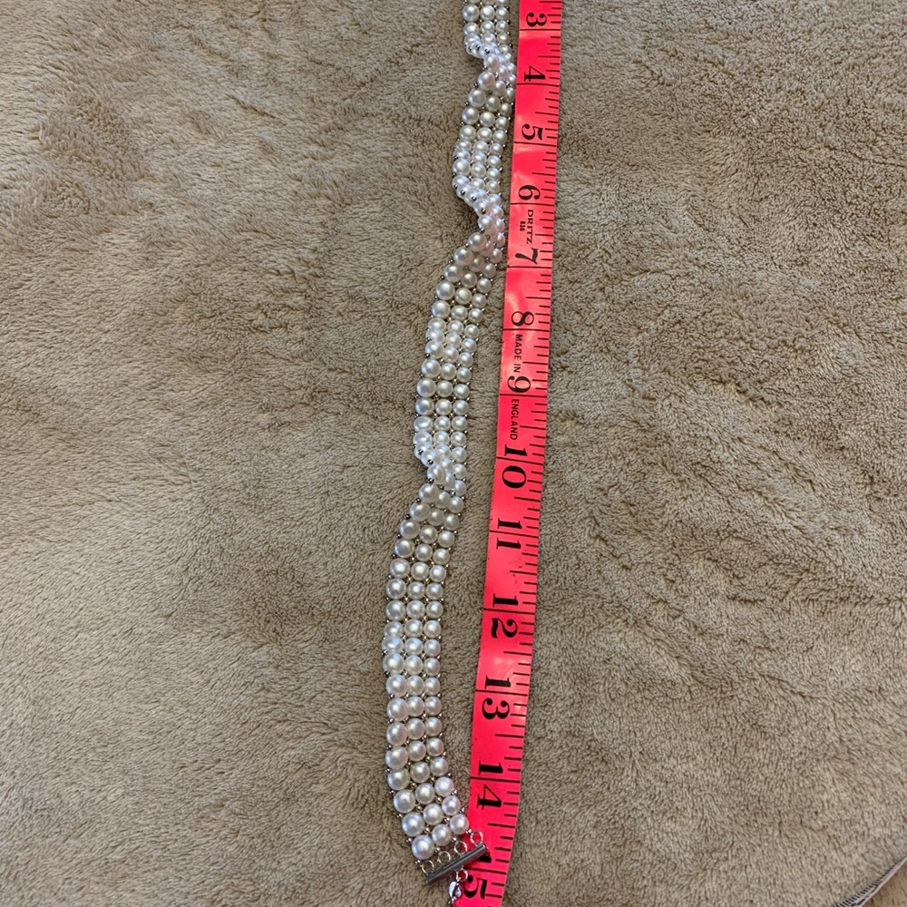 Beautiful pearl and sterling choker and stretch bracelet set. Never worn. - Picture 3 of 8